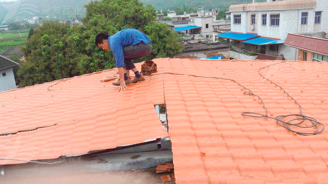 三门峡屋顶铺设安装合成树脂瓦时，牢牢记住这3点，就不怕屋顶出问题！